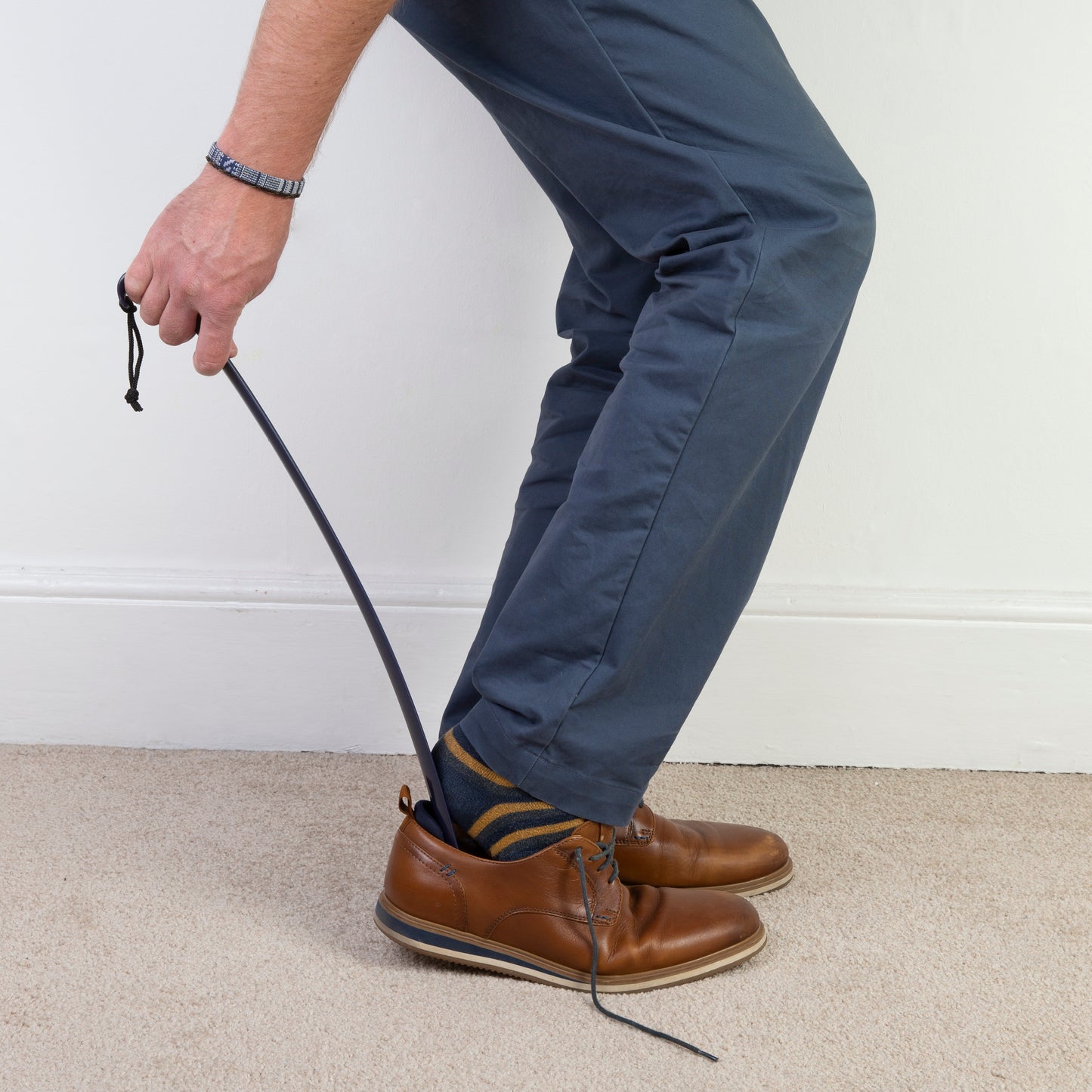 Long Handled Shoe Horn in Navy 43cm